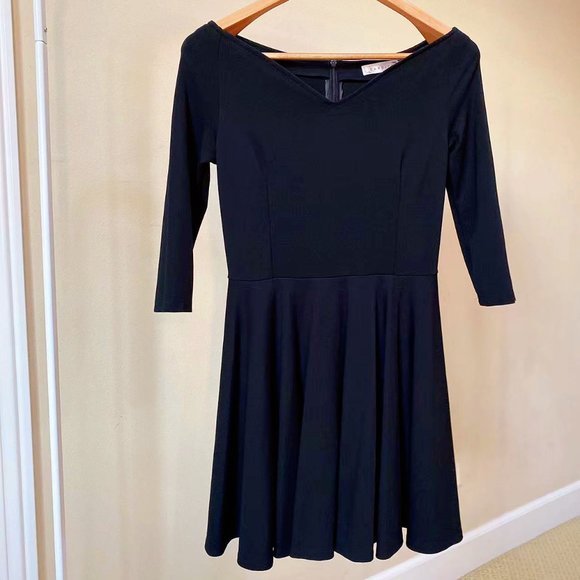 A Line V Neck Off the Shoulder Bracelet Sleeve Black Mini Dress - Picture 4 of 5